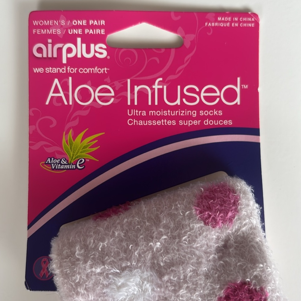 Women’s Airplus Aloe Infused Pink Polka Dot Ankle Socks